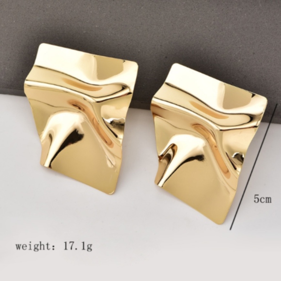 'Reflective' Warped Gold Square Earrings - Picture 8 of 8